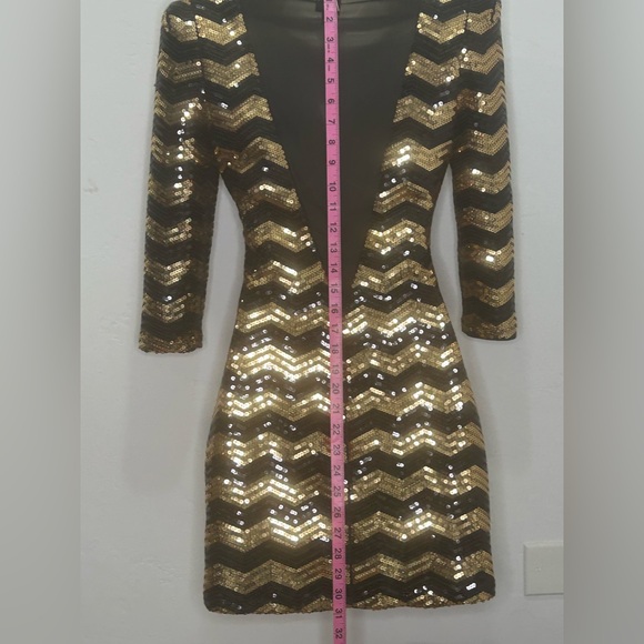 2B Bebe Gold & Black Chevron Sequin Bodycon mesh back Mini Dress Small - Picture 5 of 12